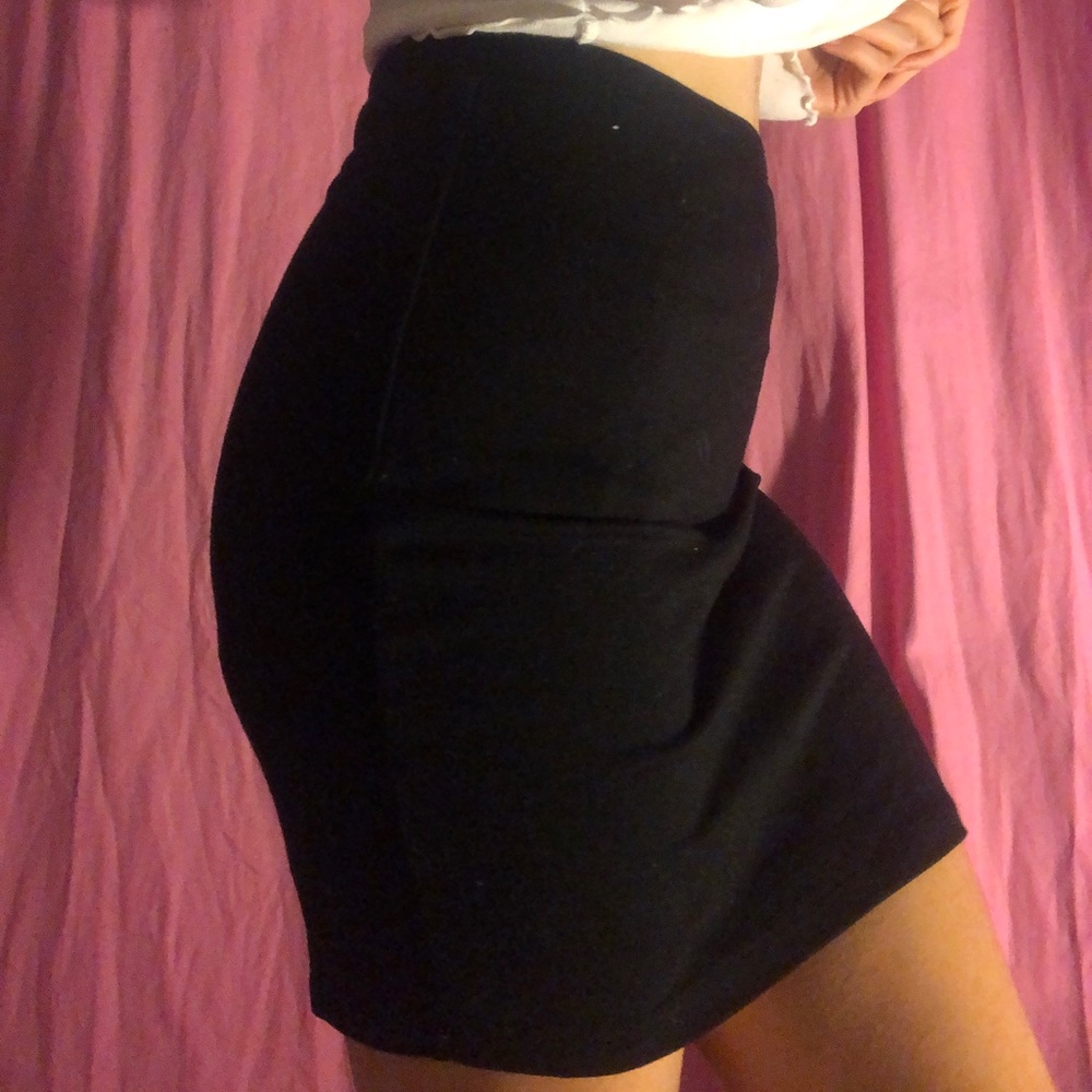 Basic Black Slim Fit Skirt